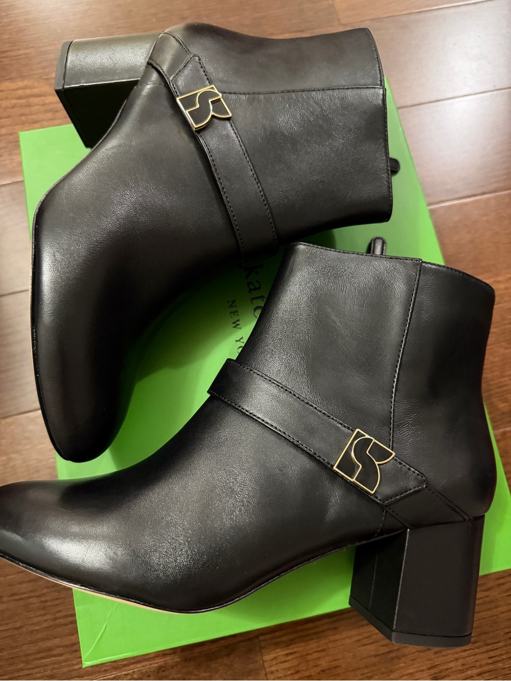 Kate Spade Dakota Zip Black Leather Ankle Boots with Gold Logo Accent Sz 8.5B - Picture 7 of 13